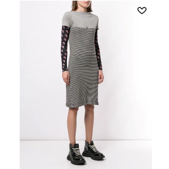 Authentic CHANEL Dress - Picture 4 of 12